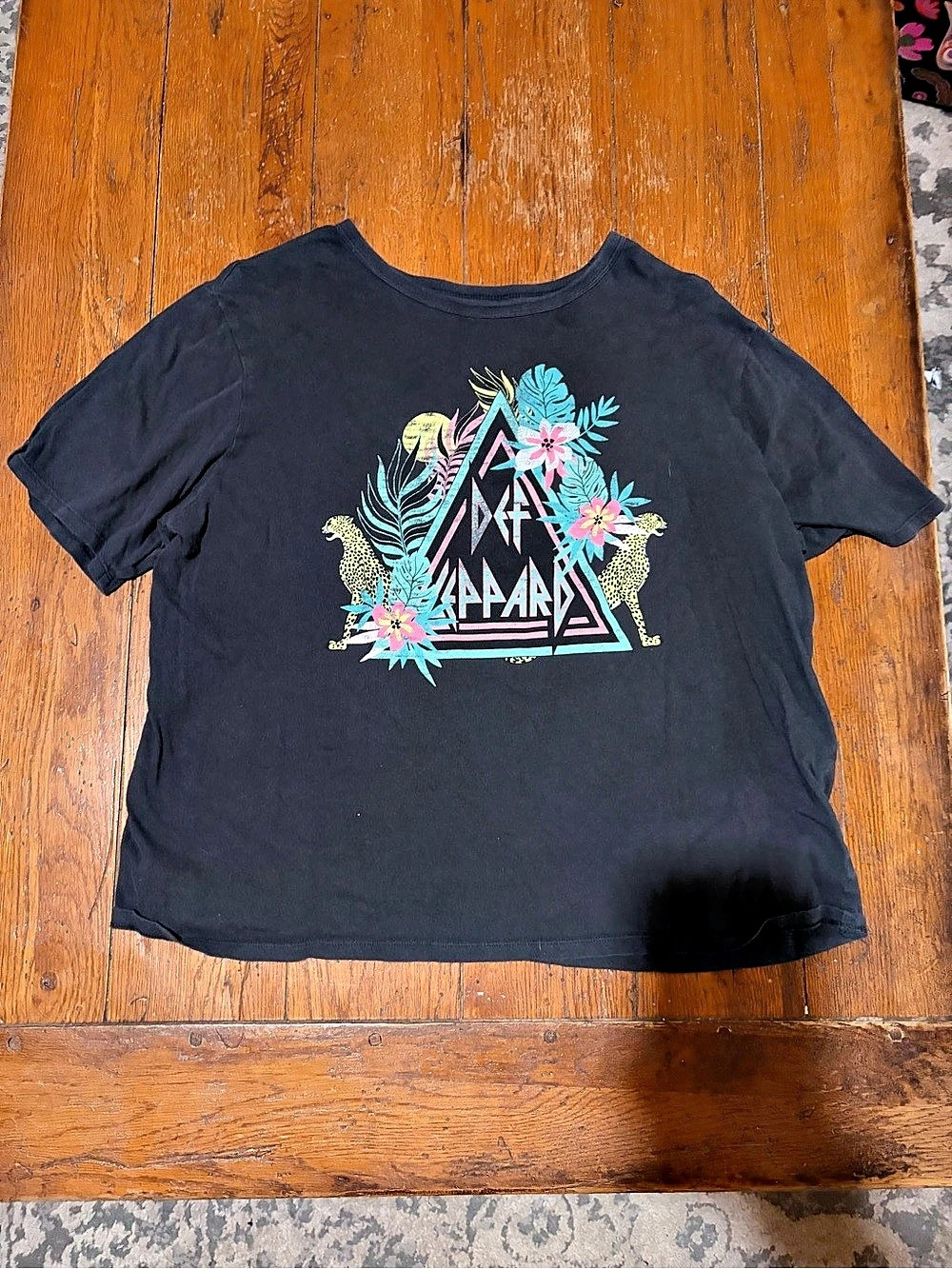 Def Leppard Tropical Triangle Graphic Tee Black Medium
